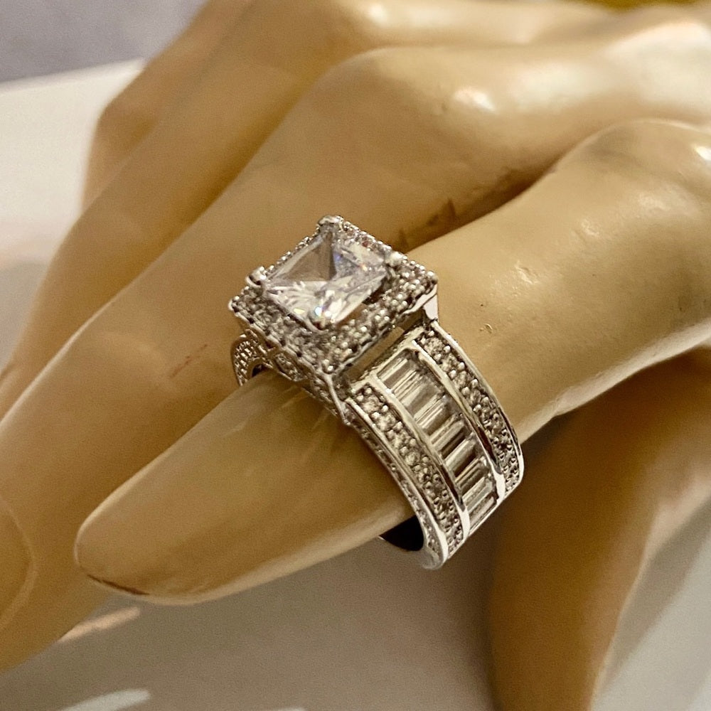 Faux Diamonds- Cubic Zirconia 925 Silver Filled Engagement Ring-Size5