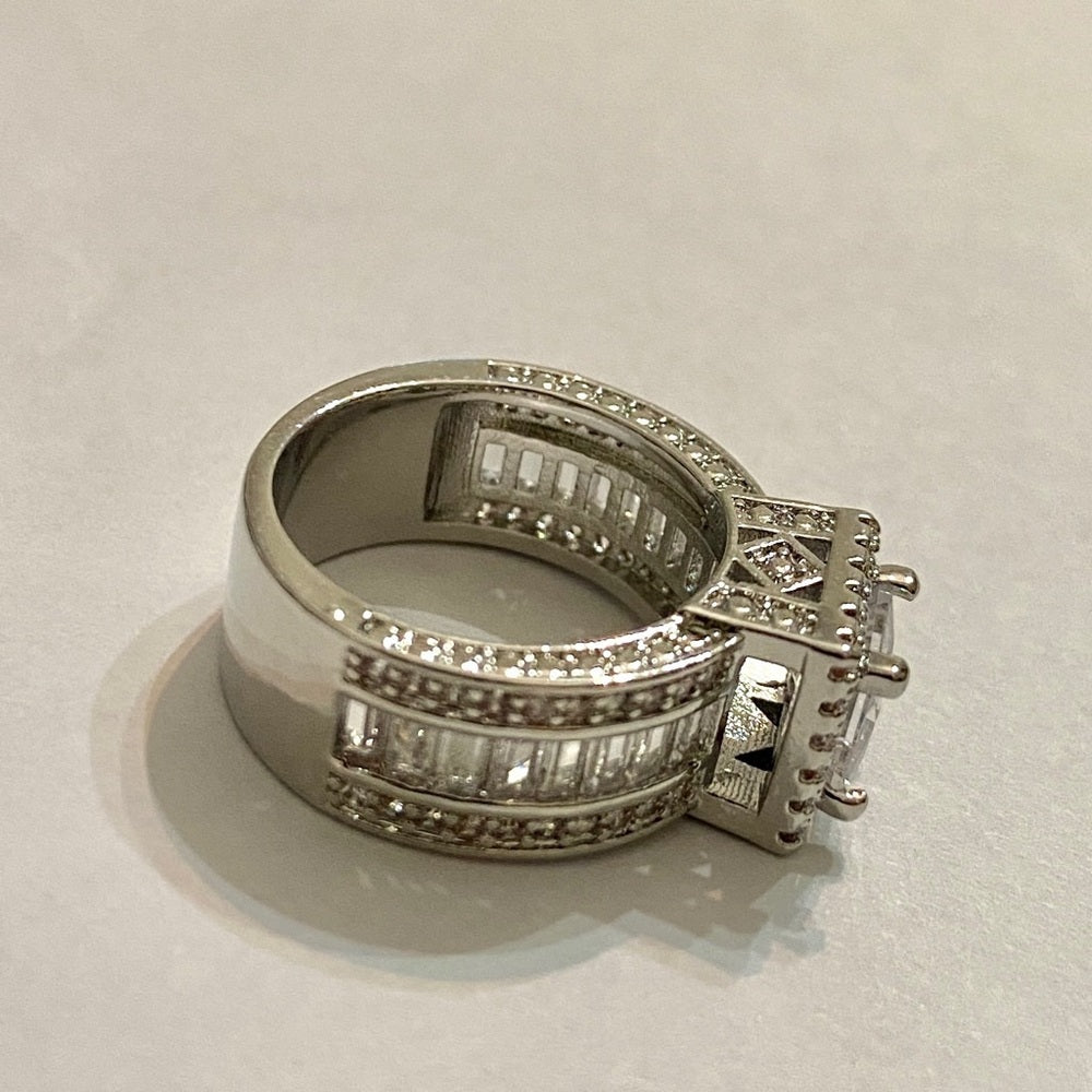 Faux Diamonds- Cubic Zirconia 925 Silver Filled Engagement Ring-Size5