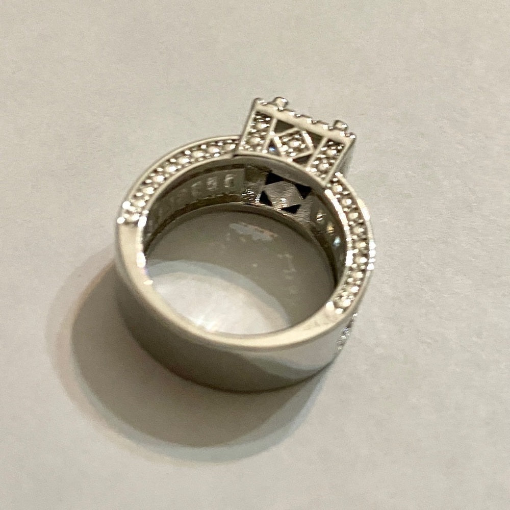 Faux Diamonds- Cubic Zirconia 925 Silver Filled Engagement Ring-Size5