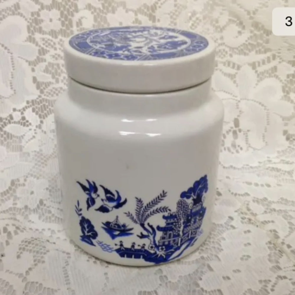 Vintage, Price Kensington England, Blue Willow Tea Canister w/ Lid -5in x 4in