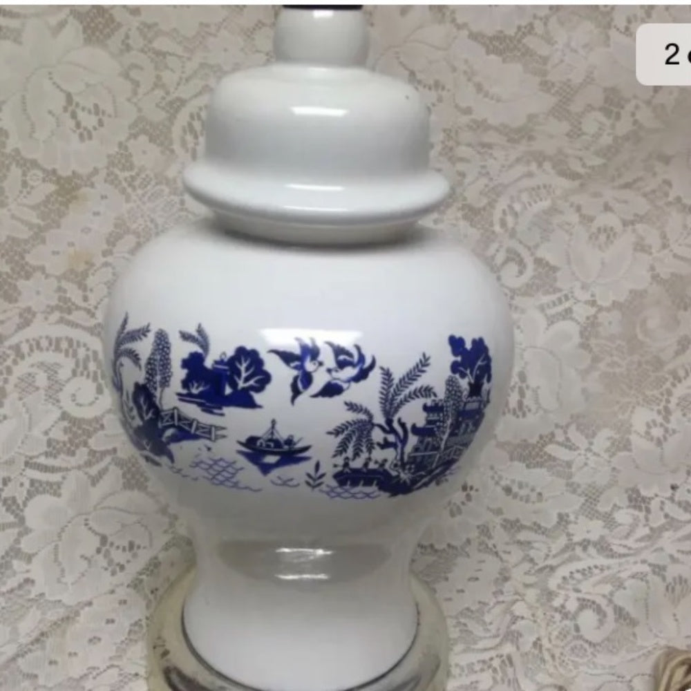 Vintage,Blue Willow Electric Table Lamp 25in H x -in W