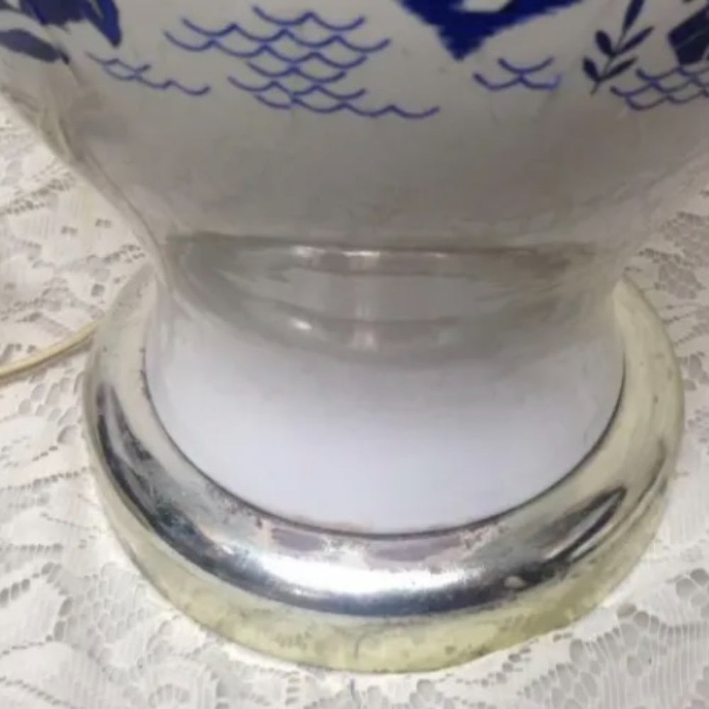 Vintage,Blue Willow Electric Table Lamp 25in H x -in W