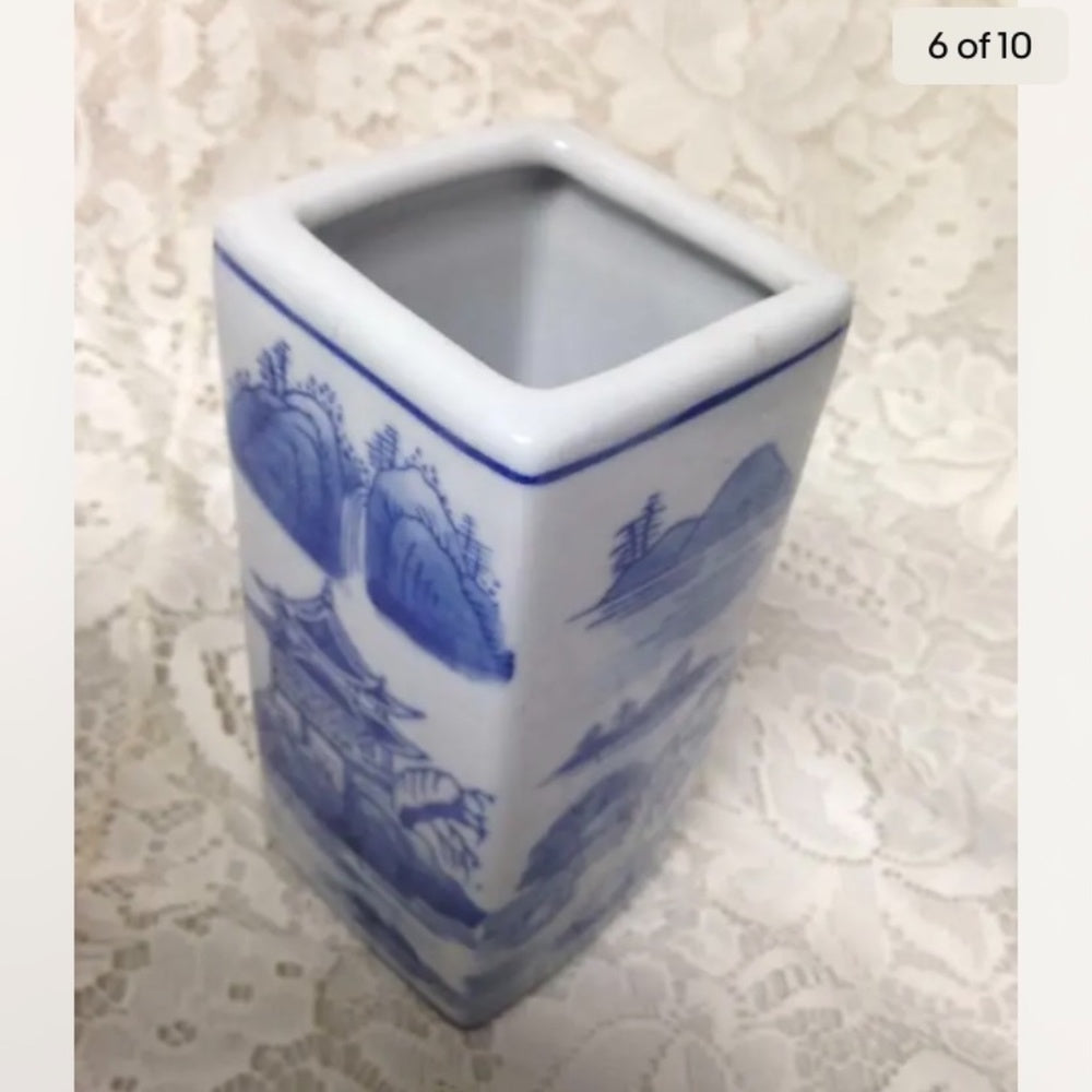 Vintage, Variant Blue Willow Large, Heavy Square Flower Vase 6in x 3in