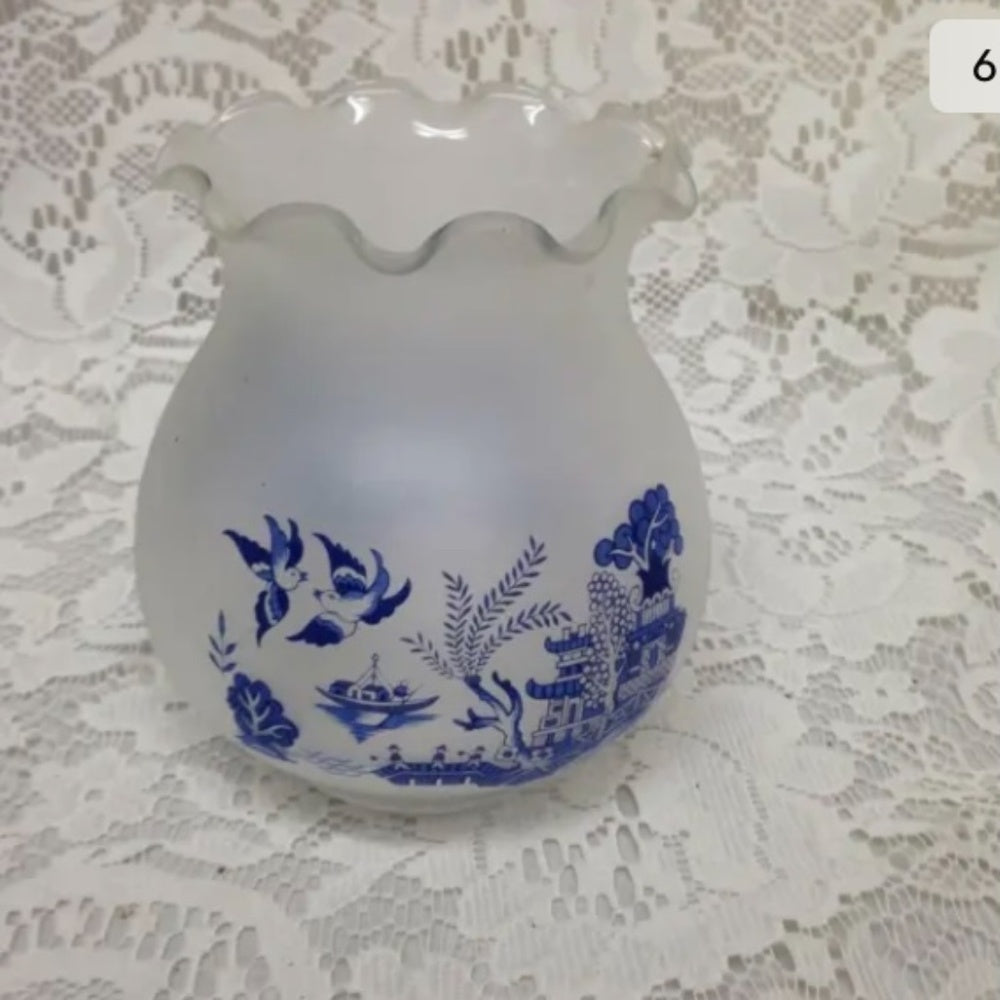 Vintage, Rare, Beautiful 4-pc Blue Willow-Copper Oil Lamp/ Reflector 11in x 6in