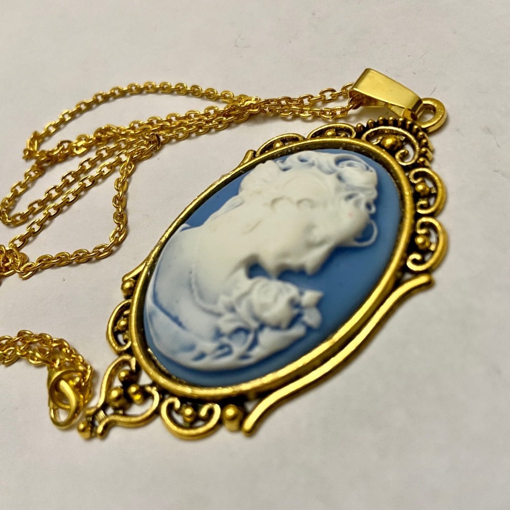 Vintage Blue Cameo of a Lady 18in Gold Plated Pendant Necklace