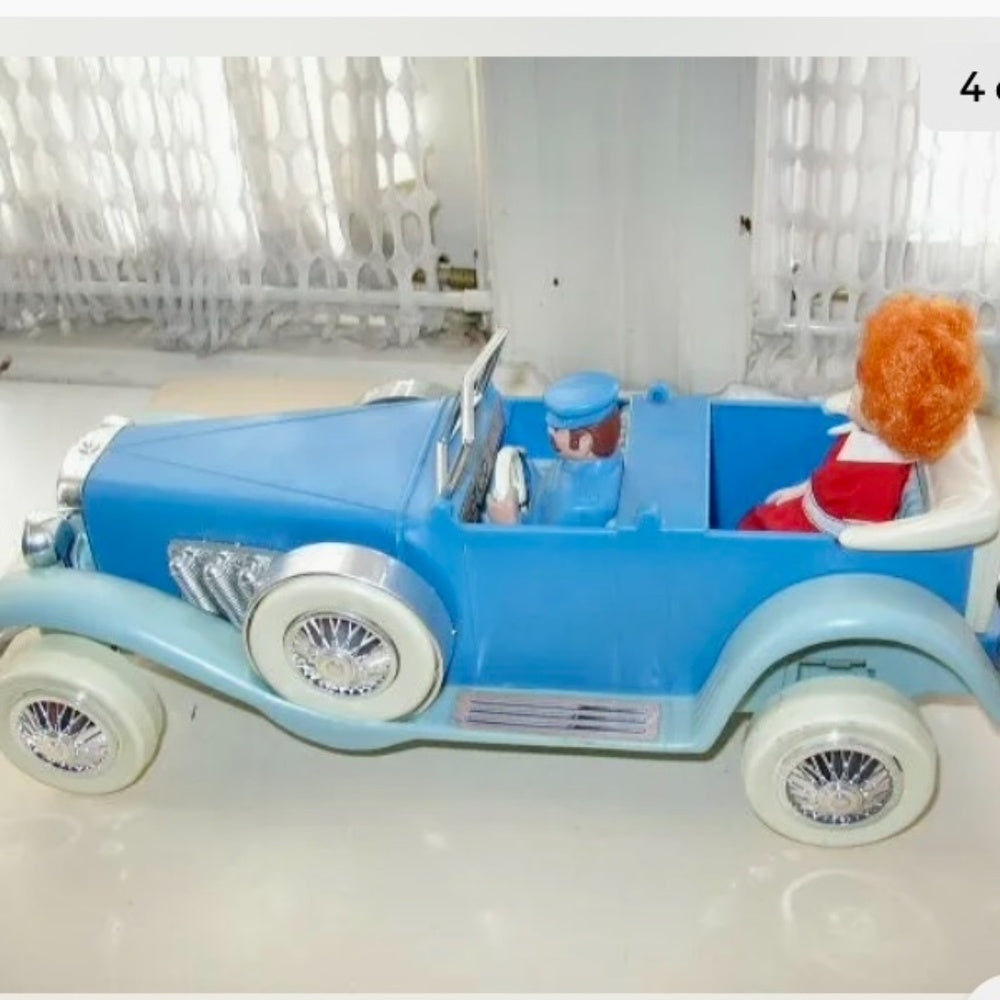 Vintage, Rare 1982 Knickerbocker Orphan Annie in Limousine