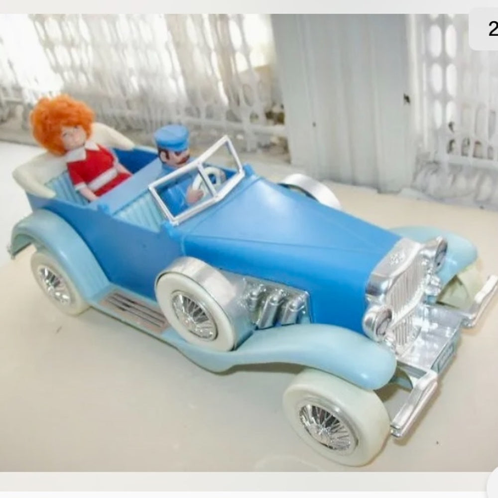 Vintage, Rare 1982 Knickerbocker Orphan Annie in Limousine