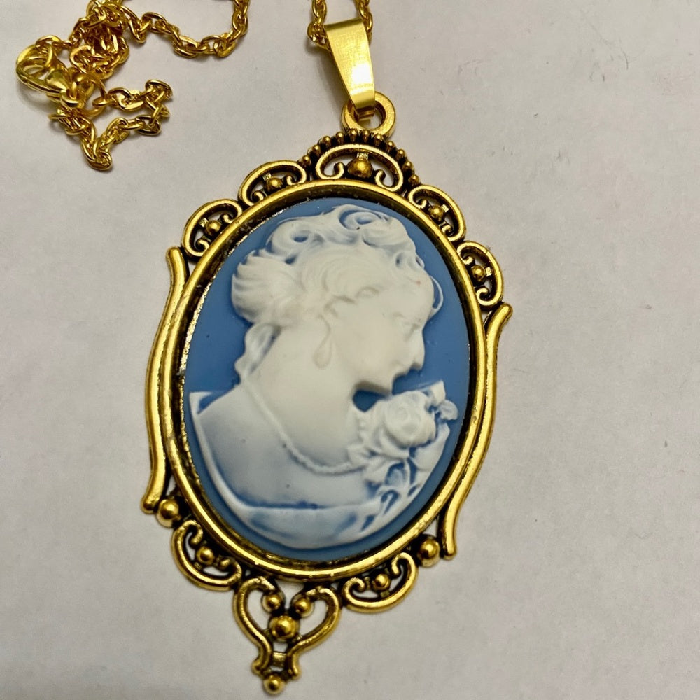 Vintage Blue Cameo of a Lady 18in Gold Plated Pendant Necklace