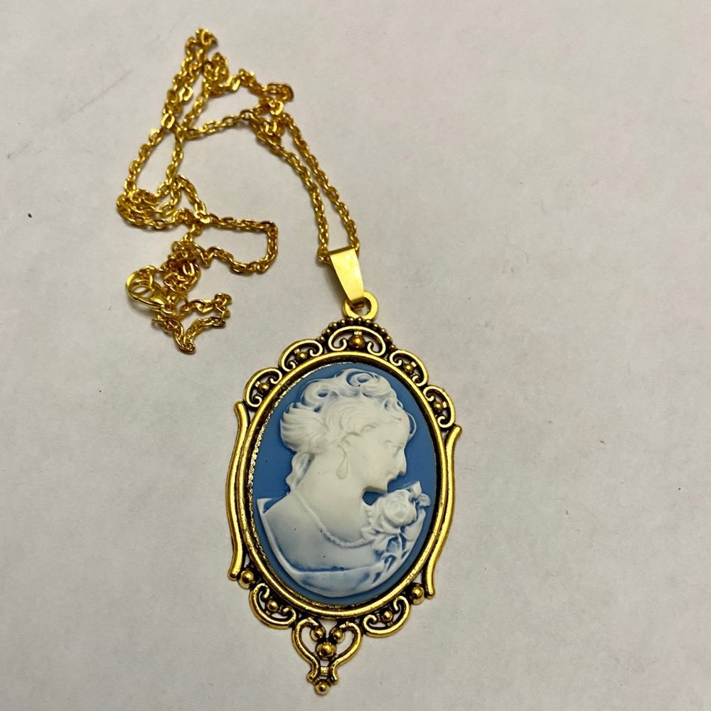 Vintage Blue Cameo of a Lady 18in Gold Plated Pendant Necklace