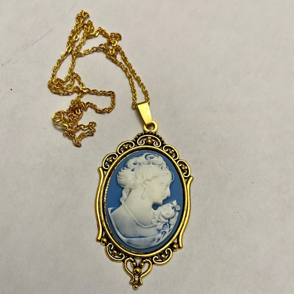 Vintage Blue Cameo of a Lady 18in Gold Plated Pendant Necklace