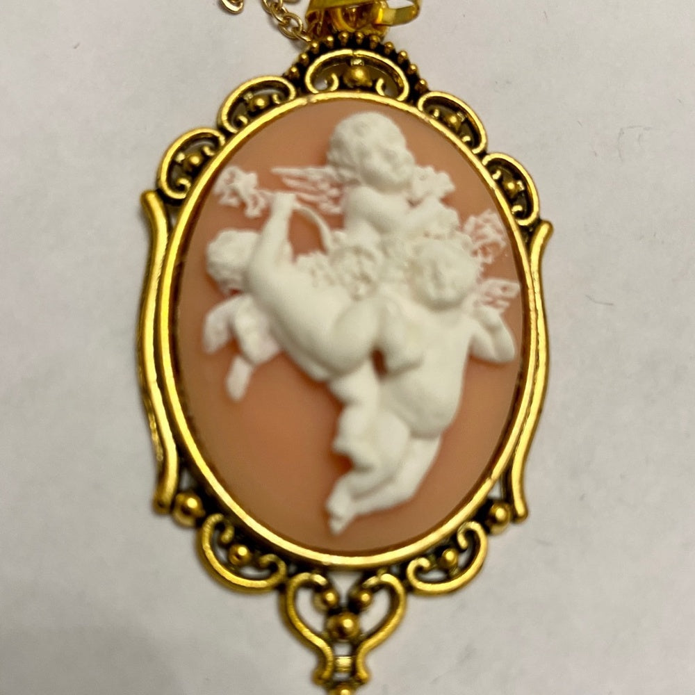 Vintage Pink Cameo of 3 Cherubs 18in Gold Plated Pendant Necklace