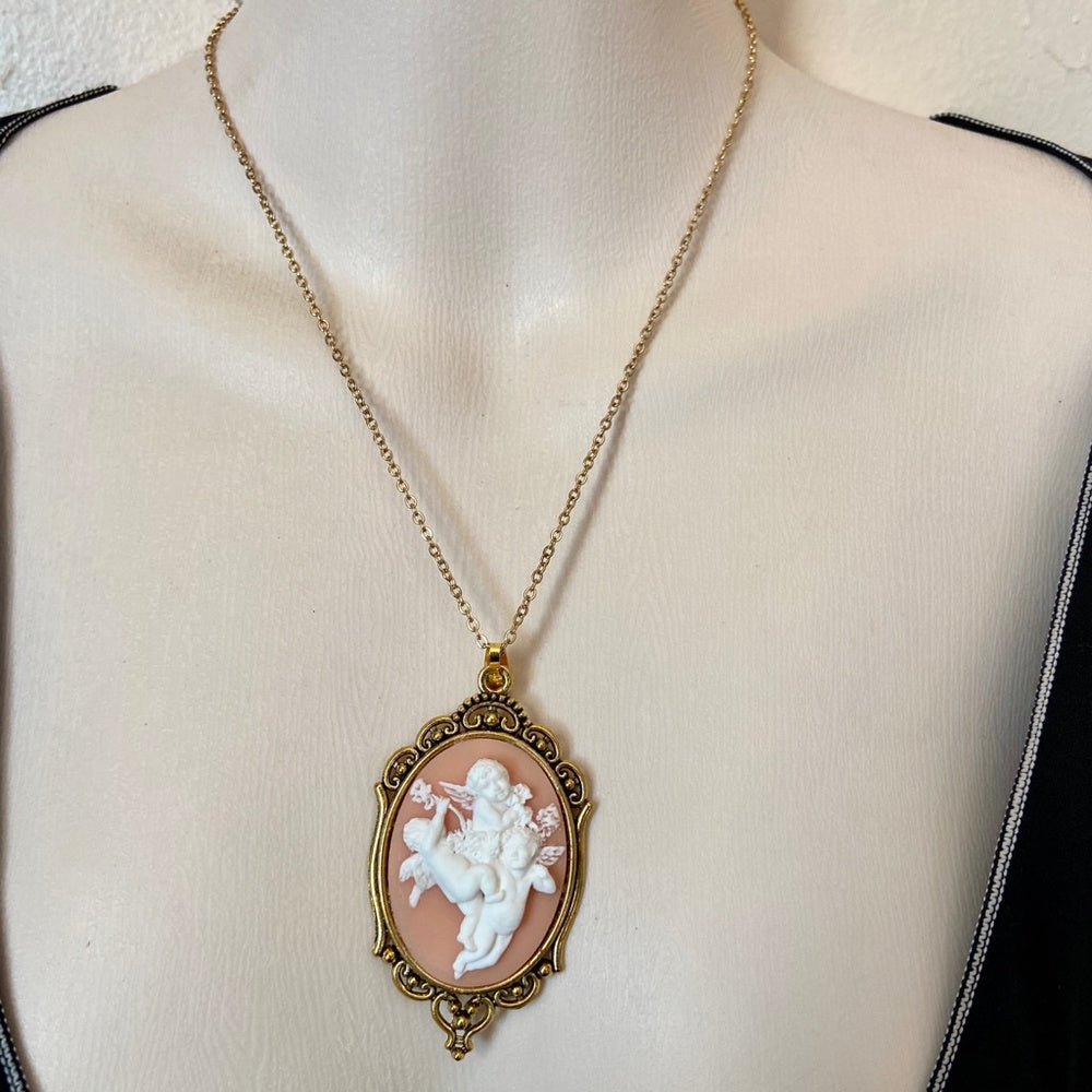 Vintage Pink Cameo of 3 Cherubs 18in Gold Plated Pendant Necklace