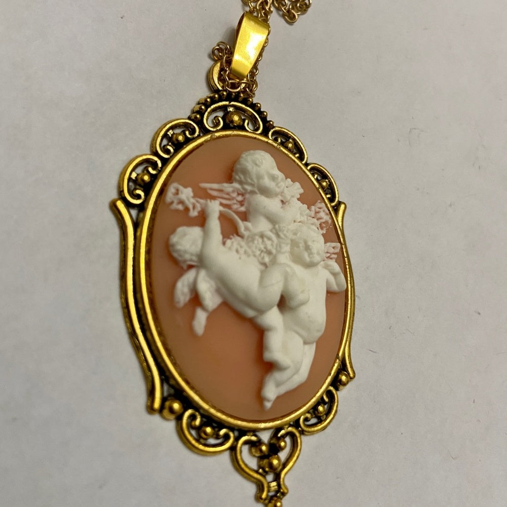 Vintage Pink Cameo of 3 Cherubs 18in Gold Plated Pendant Necklace