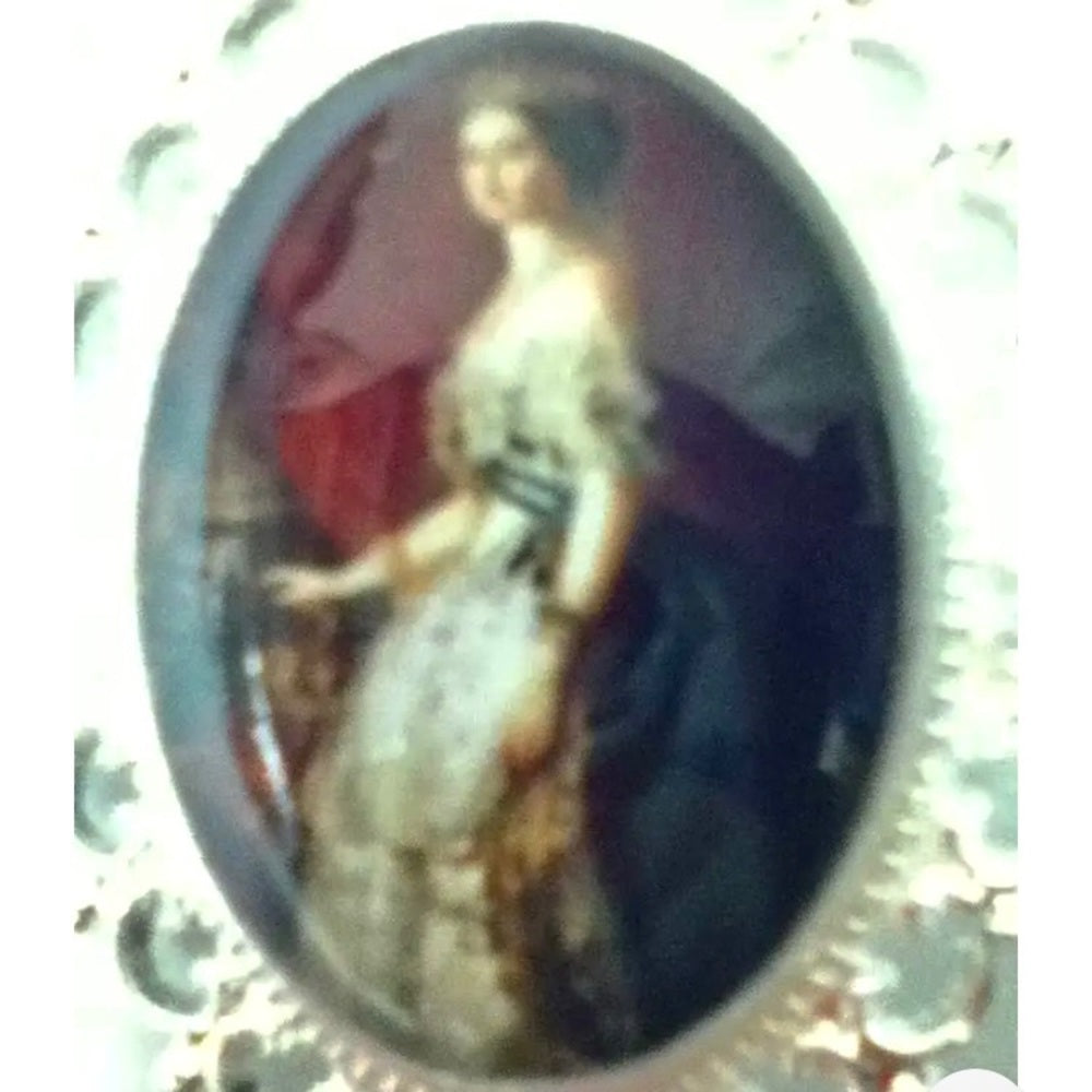 Glass Cabochon Cameo of a Queen, Brooch-Pendant with 925 Chain Necklace