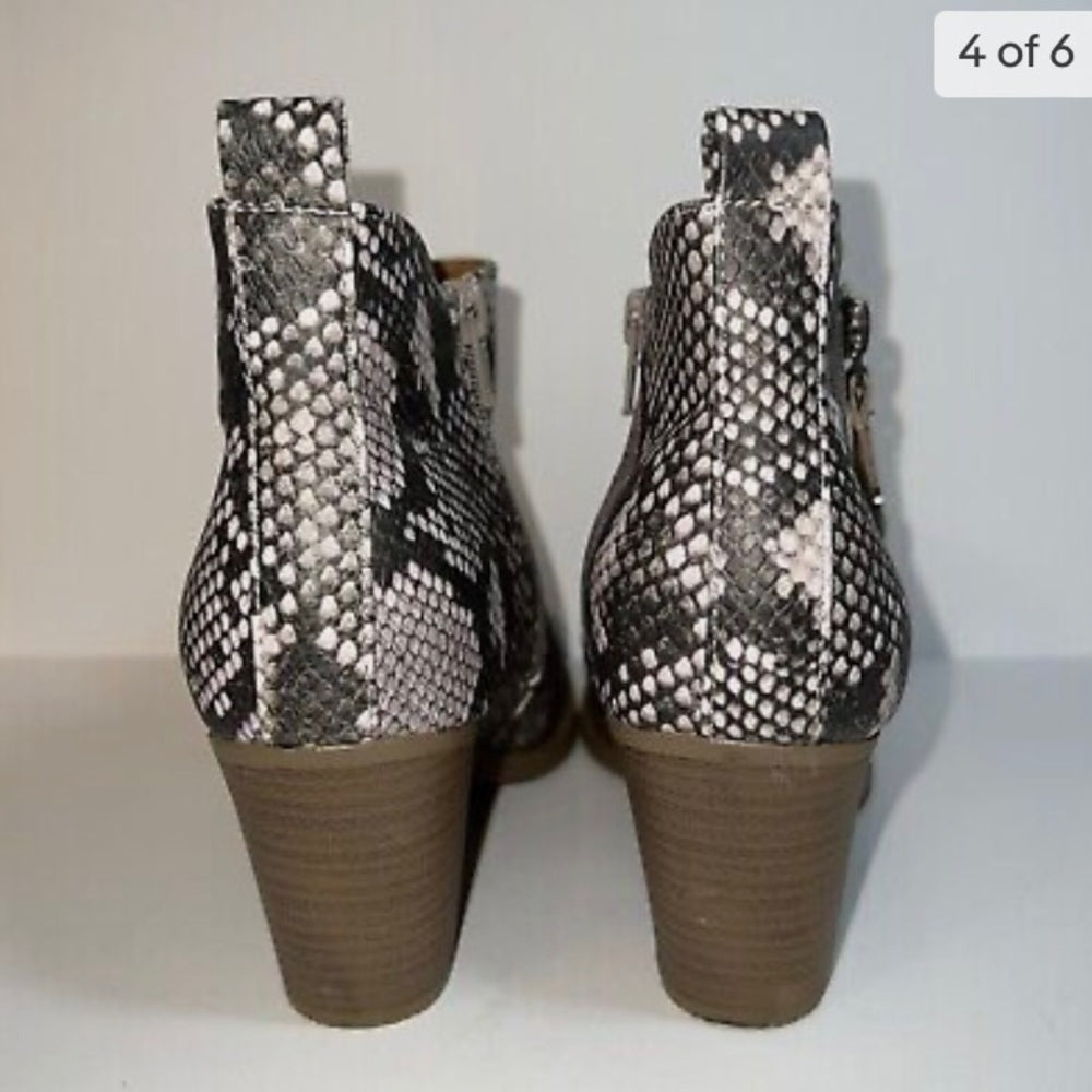 Universal Thread Faux Leather Snakeskin Zip Boots Gray and Black Size 8