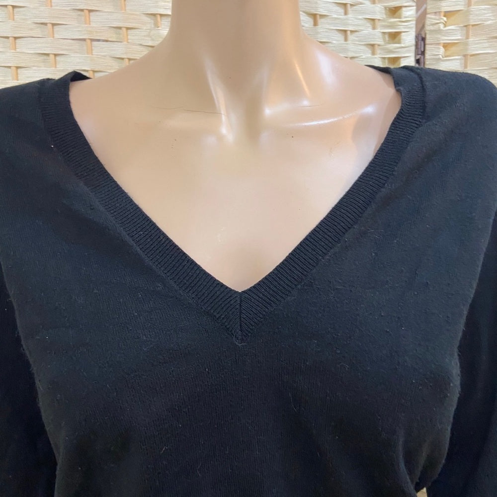 Mossimo Black V Neck Long Sleeves Shirt Size M