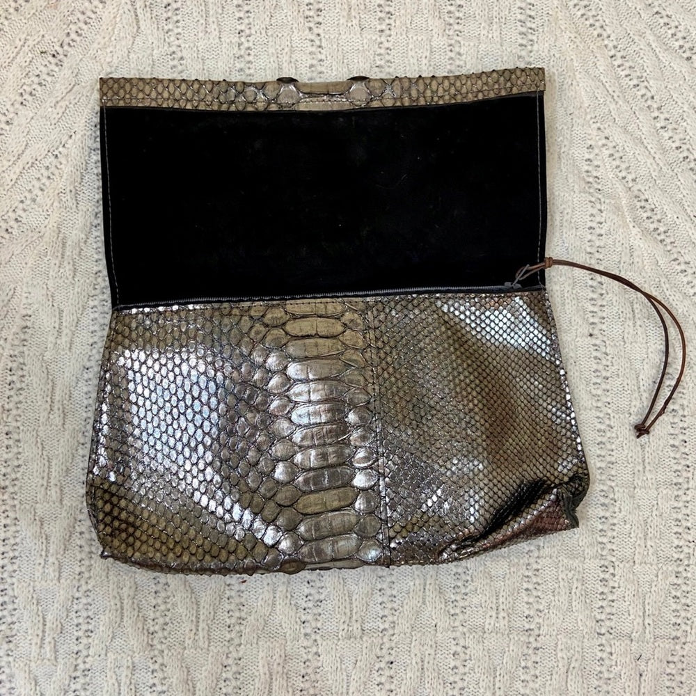 Metallic Silver Faux Snakeskin Leather Clutch Wristlet-Crossbody