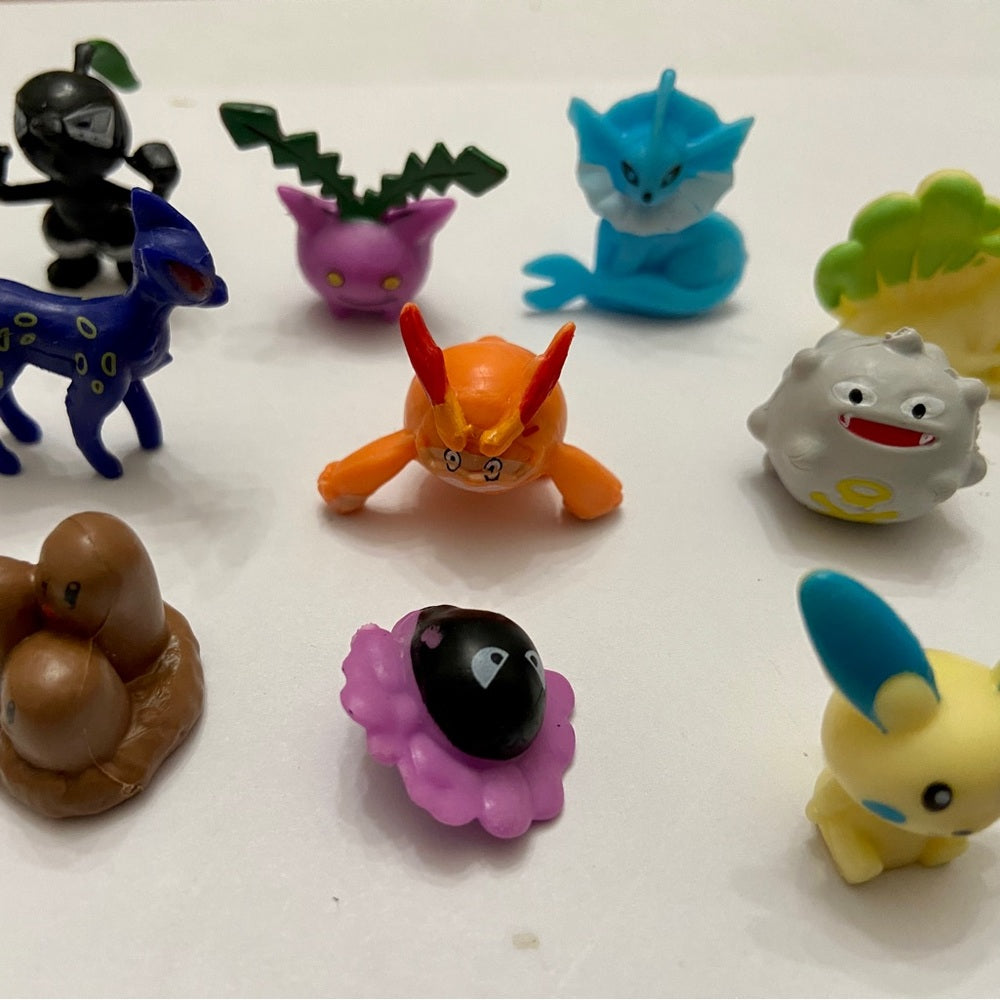Lot of 10 Pokemon Figures # 1