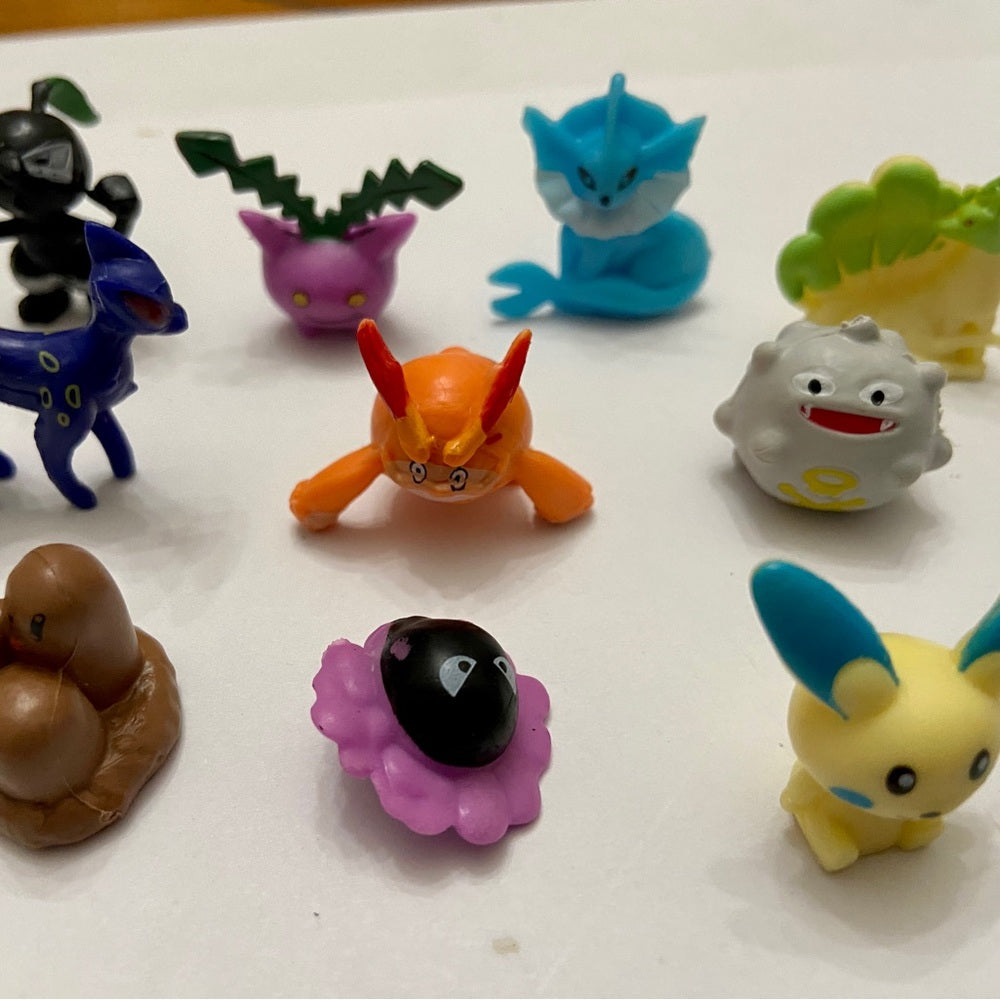 Lot of 10 Pokemon Figures # 1