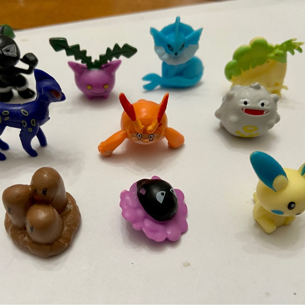 Lot of 10 Pokemon Figures # 1
