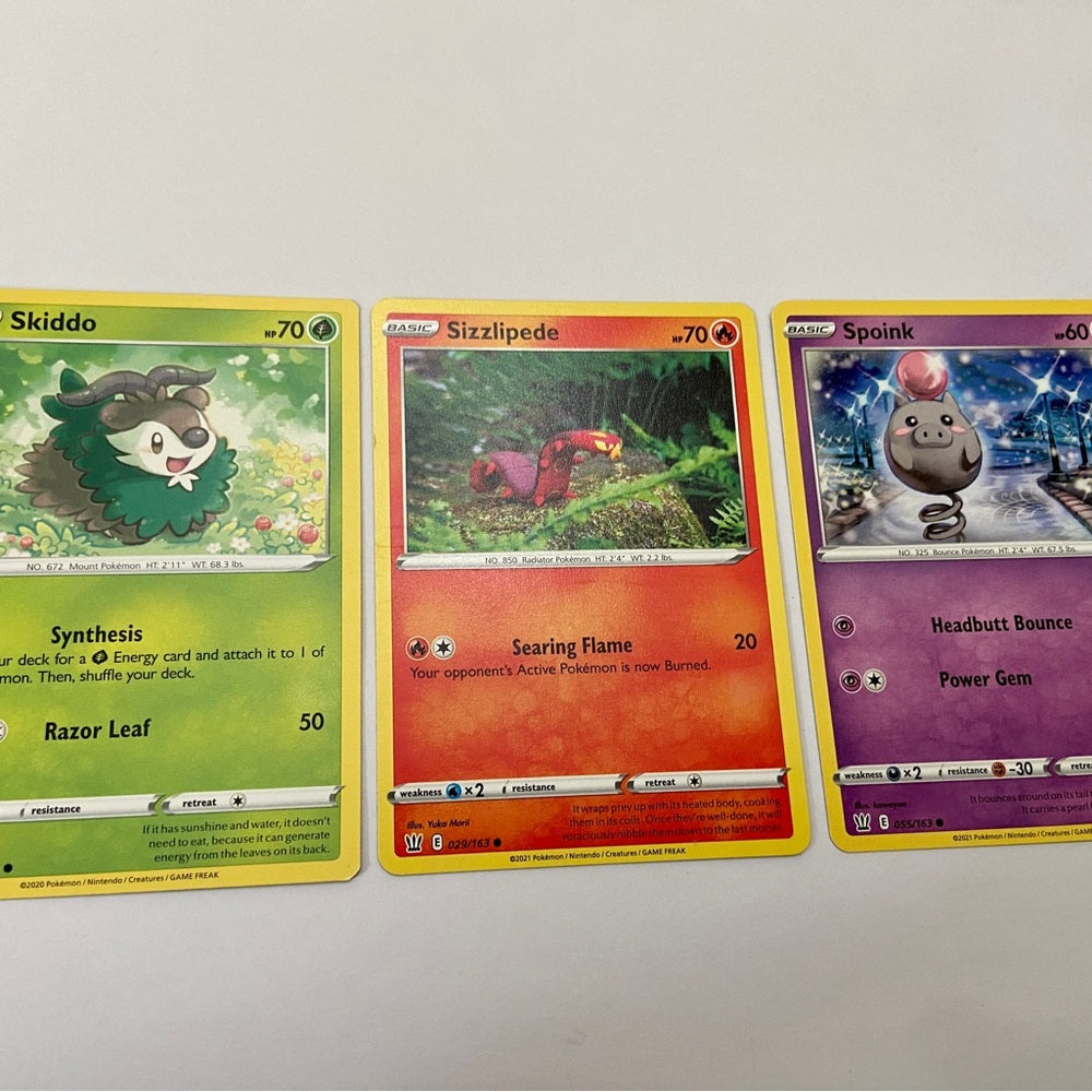 Lot 19- 5 Pokemon Cards and 5 Pokémon Figures