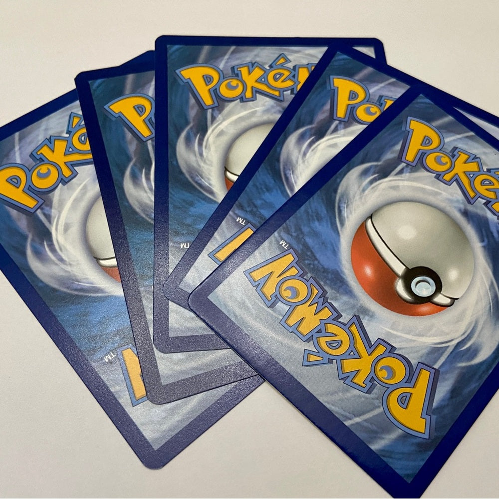 Lot 26- 5 Pokemon Cards and 5 Pokémon Figures