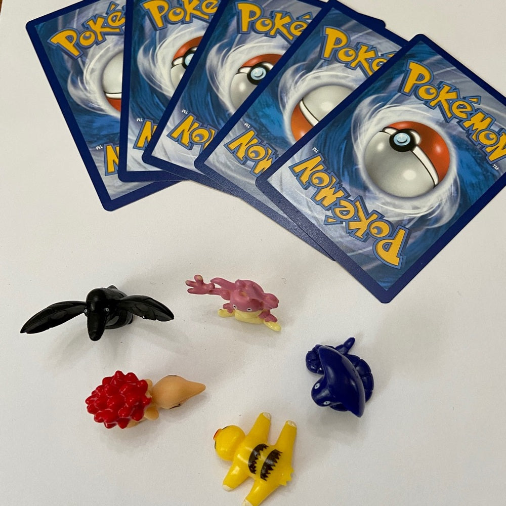 Lot 27- 5 Pokemon Cards and 5 Pokémon Figures