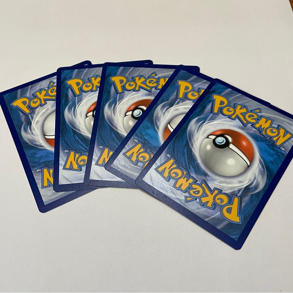 Lot 27- 5 Pokemon Cards and 5 Pokémon Figures