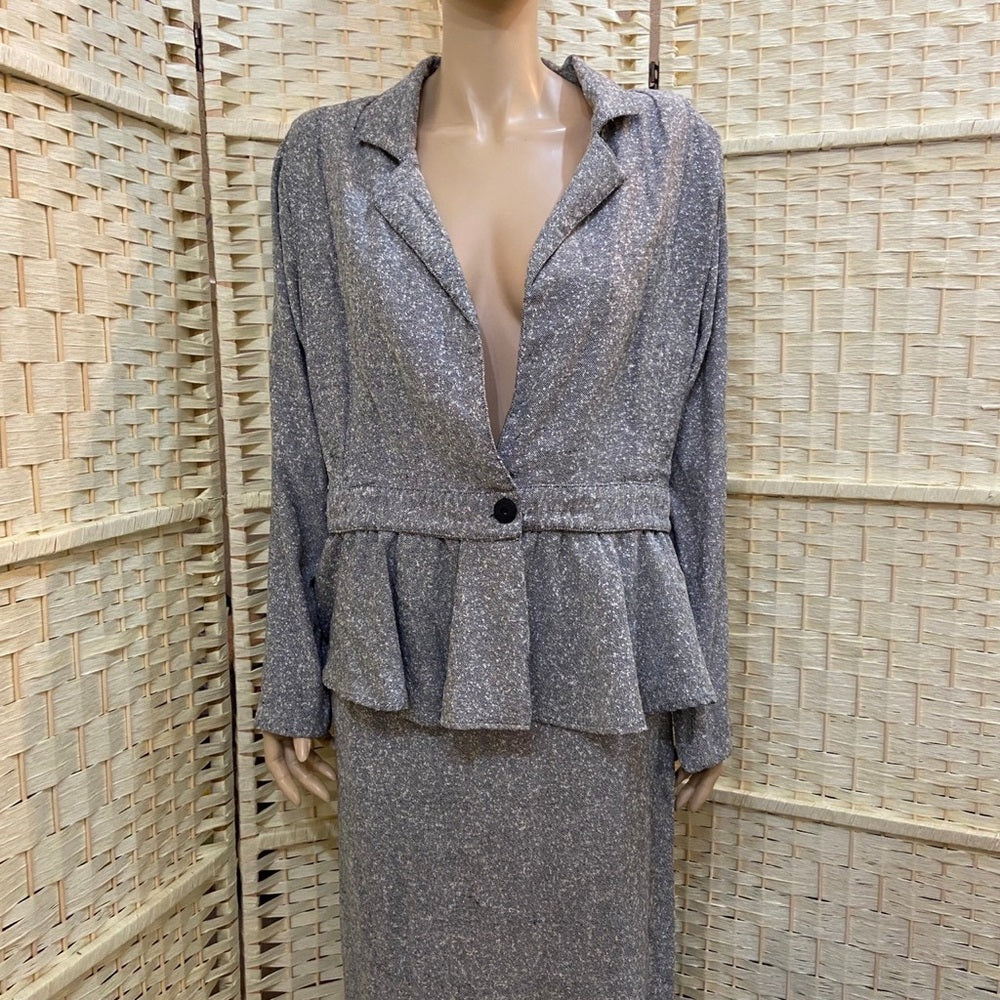 Vintage, Tapestry Gray Suit with Peplum Top Size-L