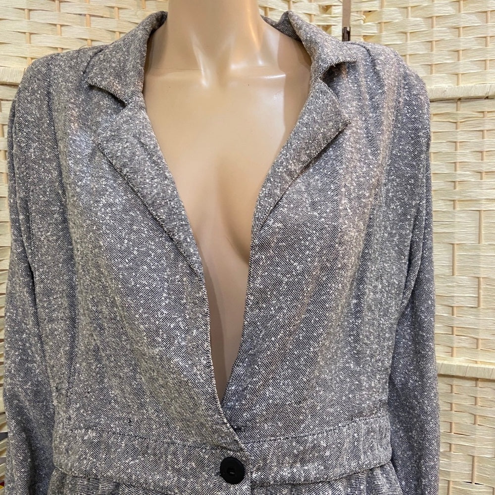Vintage, Tapestry Gray Suit with Peplum Top Size-L