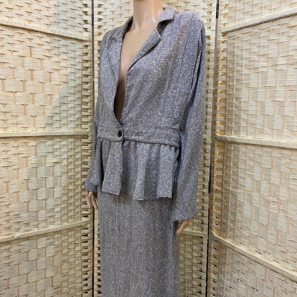 Vintage, Tapestry Gray Suit with Peplum Top Size-L