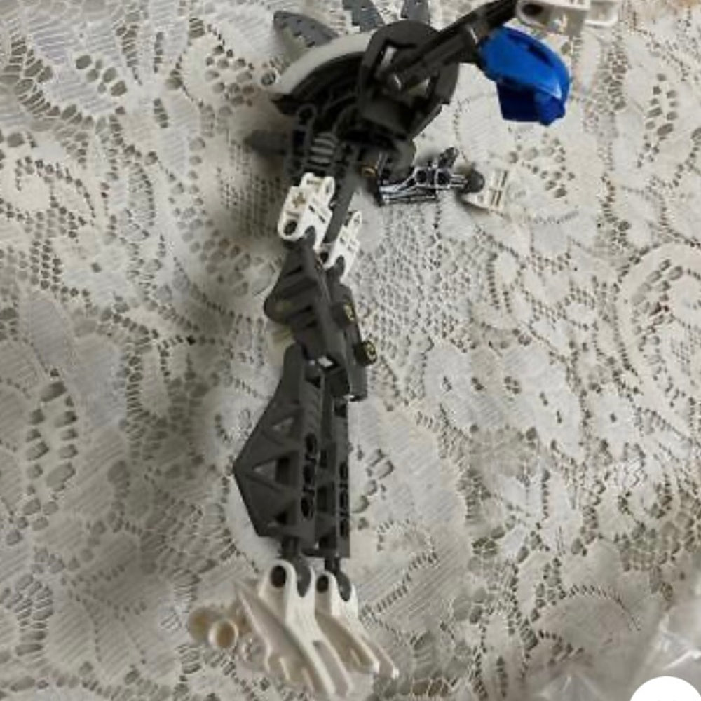 Vintage, Rare, Lego, Bionicle Blue-Gray Action Figure 8in x 5in (B0222)