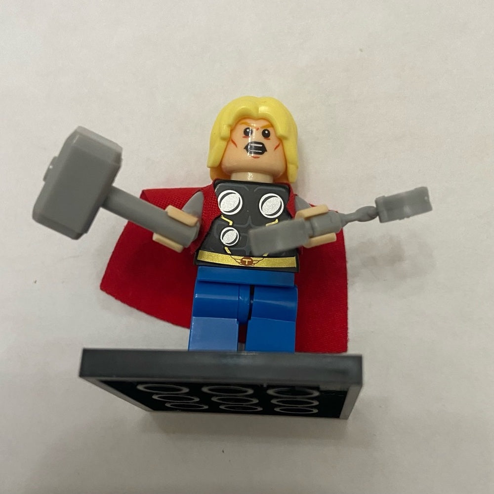 World Mini Figures-Red Cape Thor, 2-inch Miniature Figure