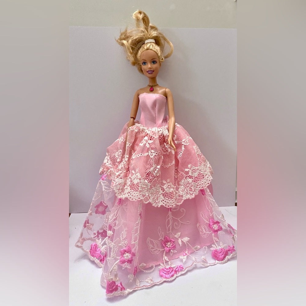 2005 Mattel Barbie Doll in Elegant White and Pink Lacy Gown