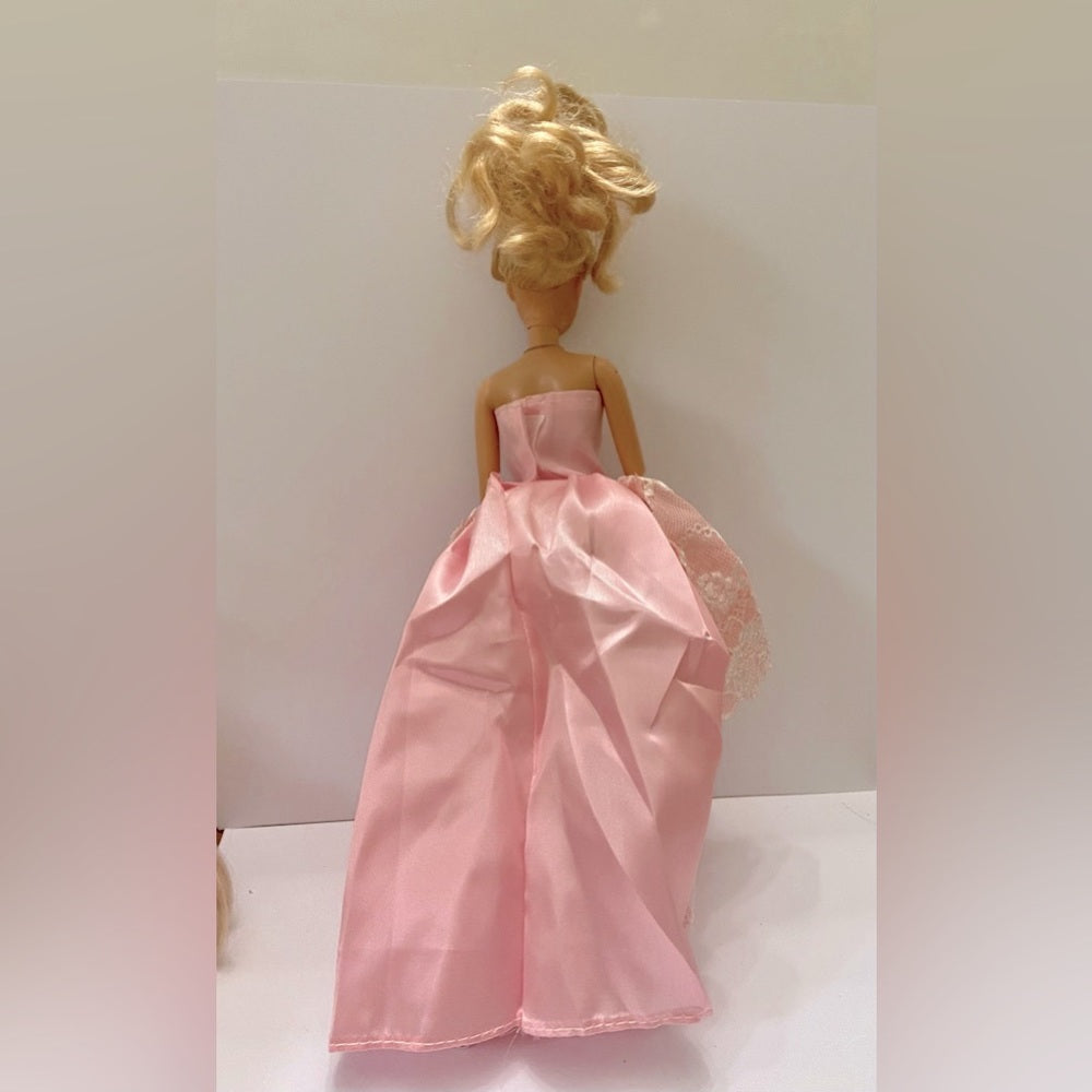 2005 Mattel Barbie Doll in Elegant White and Pink Lacy Gown