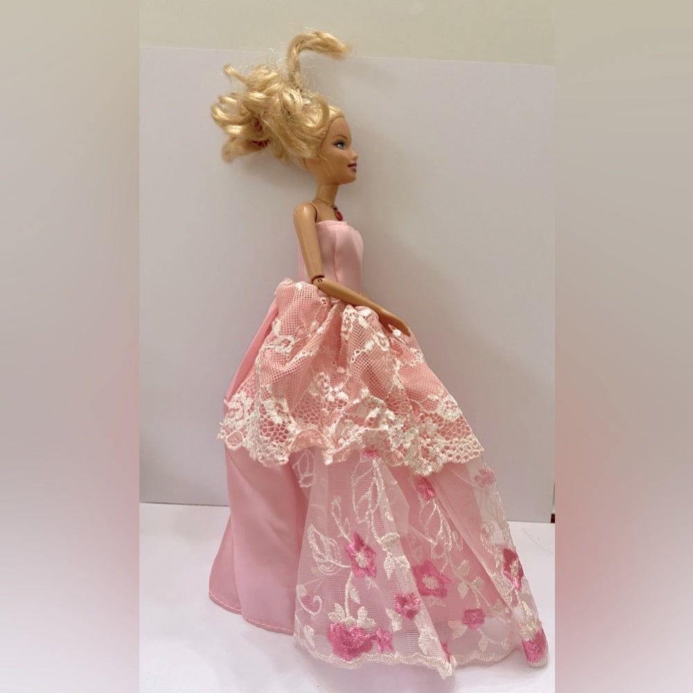 2005 Mattel Barbie Doll in Elegant White and Pink Lacy Gown