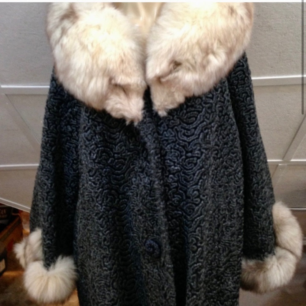 Vintage, Astrakin, France Gray Persian Lamb Swing Coat (tj1120) This swing coat