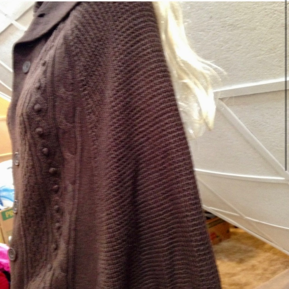 Description Vintage Dialogue Brown Swing, Sweater, Shawl Cape (OS)