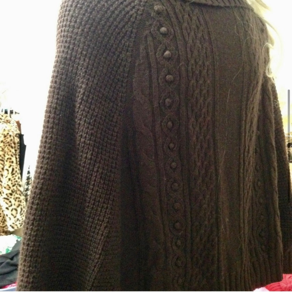 Description Vintage Dialogue Brown Swing, Sweater, Shawl Cape (OS)