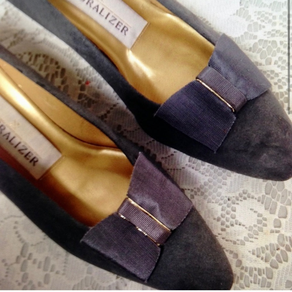 Naturalizer Gray Suede Leather High Heel Shoes (6AA)