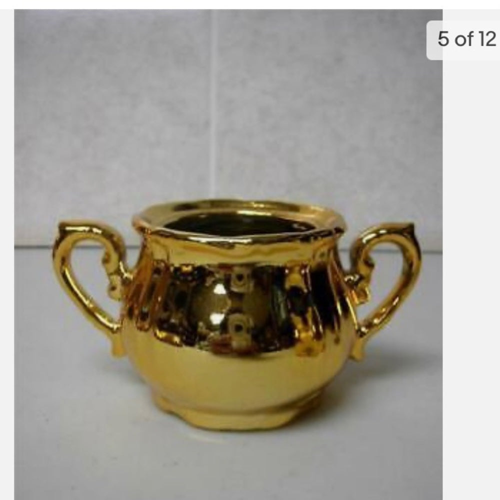 Vintage, Made in Japan, 12-pc Musical-Gilded Ceramic Tea Set (sftz) This is a