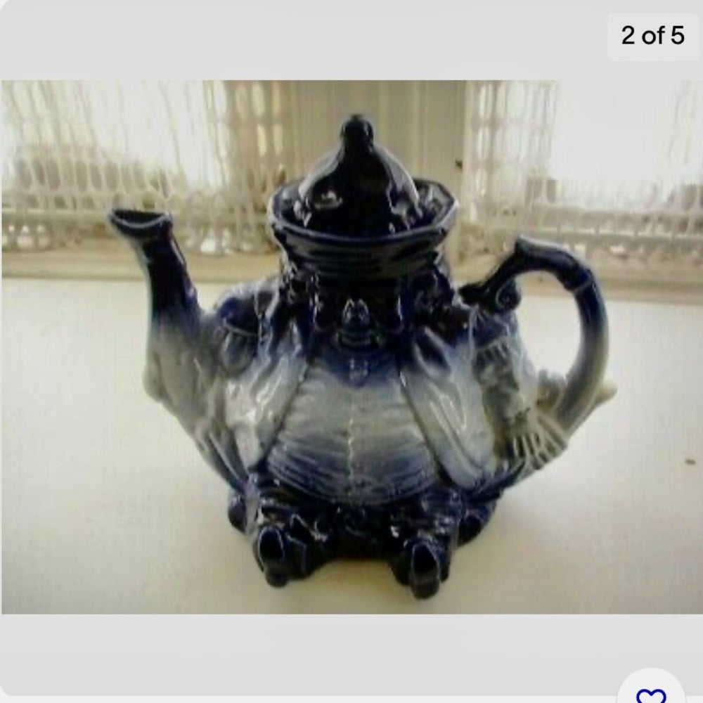 English, Victoria, Staffordsmire Flow Blue Parliament Judge Teapot (sftzj) Thi