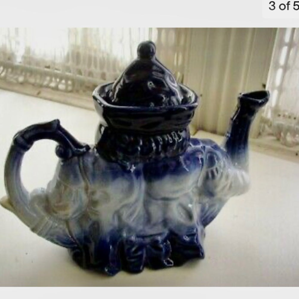 English, Victoria, Staffordsmire Flow Blue Parliament Judge Teapot (sftzj) Thi