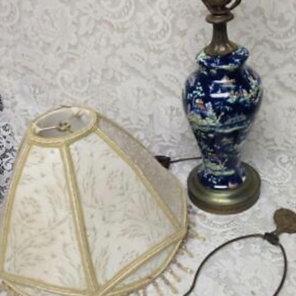 Vintage Royal Winton Variant Polychrome Willow Electric TableLamp 26T x 13.5 D