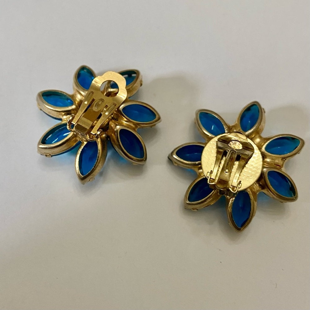 1950s Gorgeous Blue Floral, Gold Tone Clip Earrings