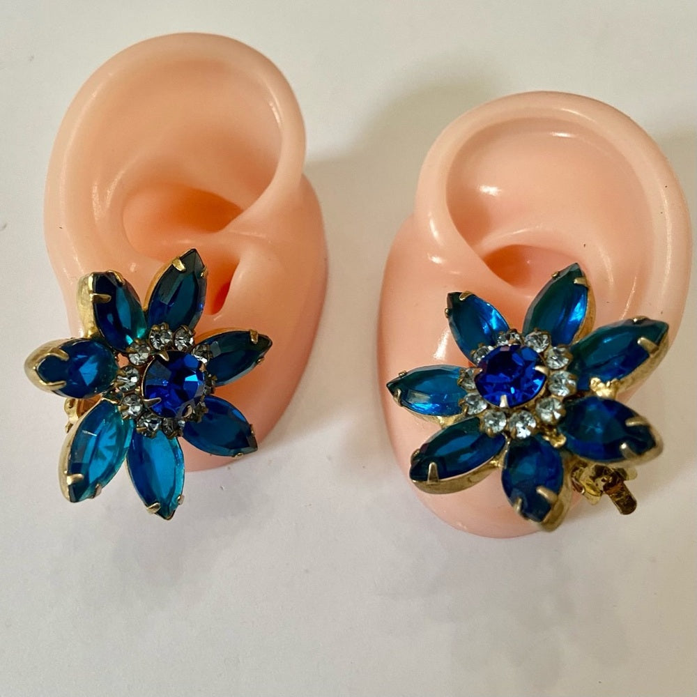 1950s Gorgeous Blue Floral, Gold Tone Clip Earrings