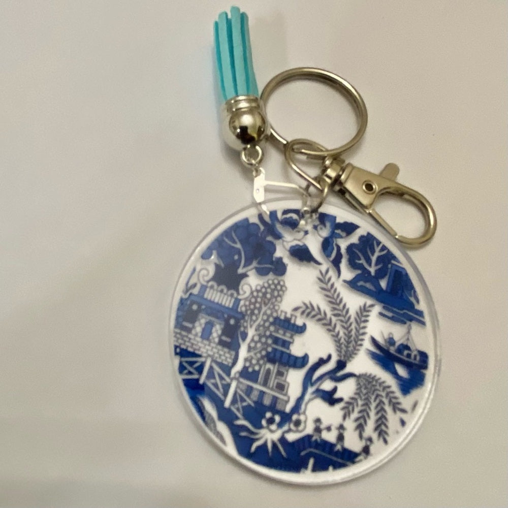 Beautiful, Rare, Blue Willow, Round Plastic Key Chain, 4.in L x 1.5in D