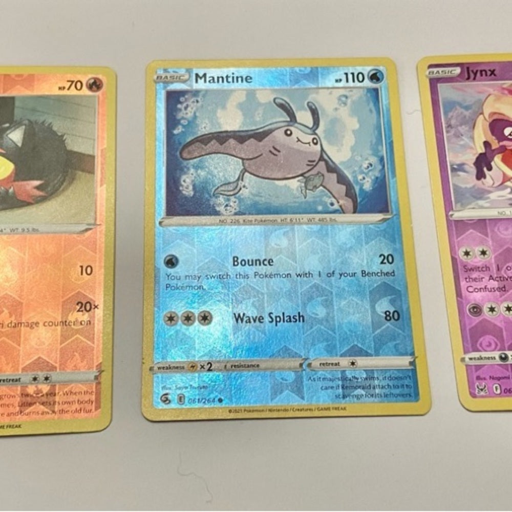 Lot (D): 3 Pokemon Reverse Holo Cards and 5 Pokemon Figures