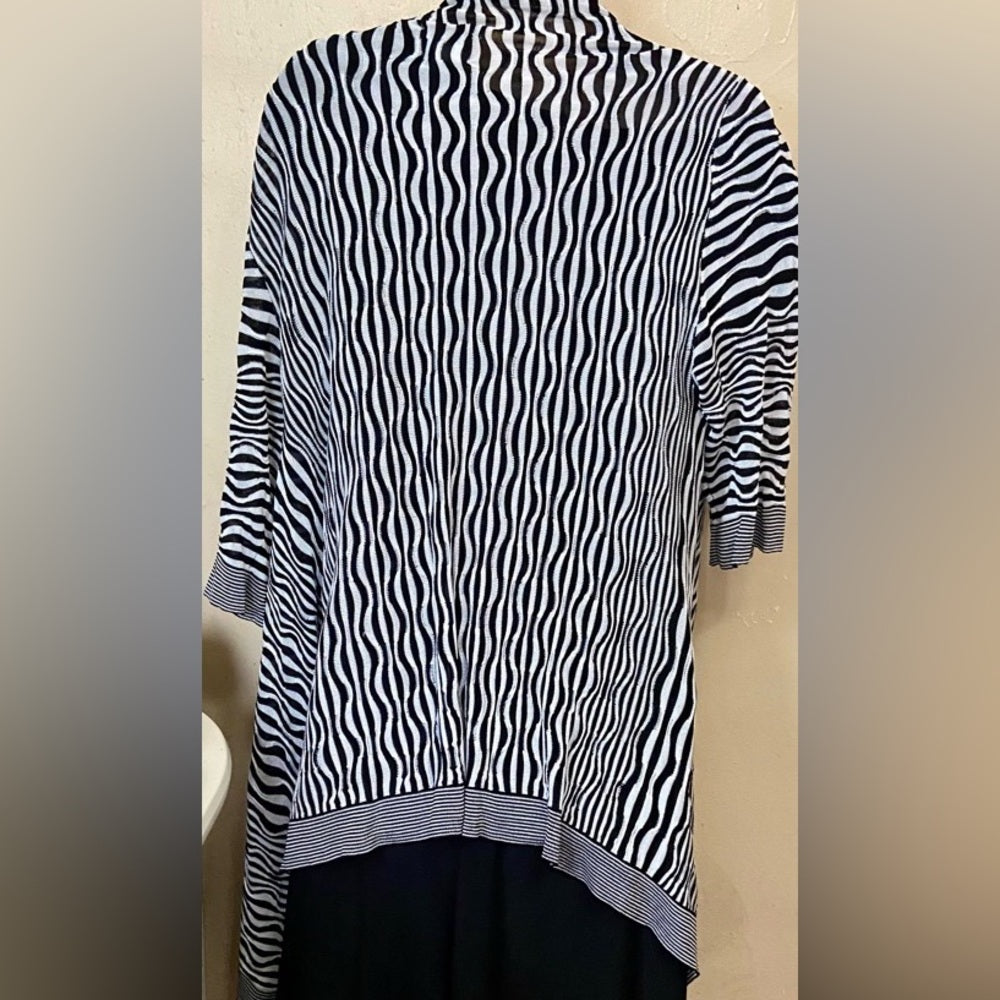 Chicos Black and White Zebra Sweater Cardigan Size 2