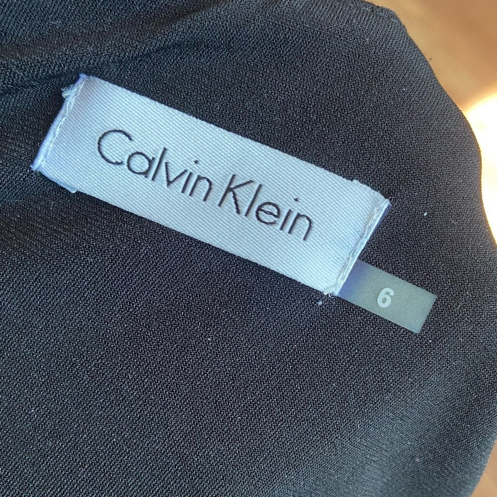 Calvin Klein, Elegant and Stylish Black Dress Size 6